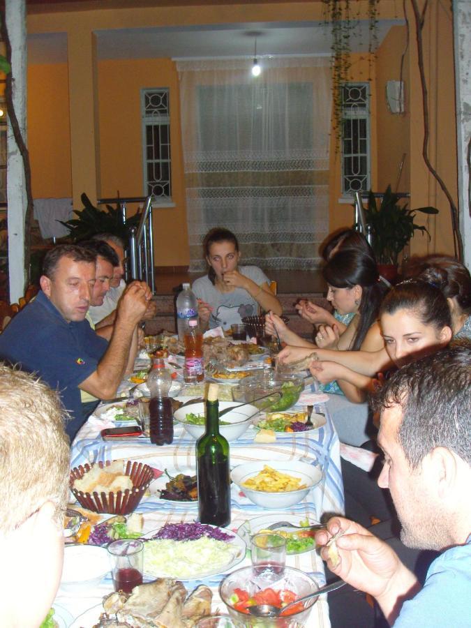 Florians Guesthouse Shkodra Exterior foto